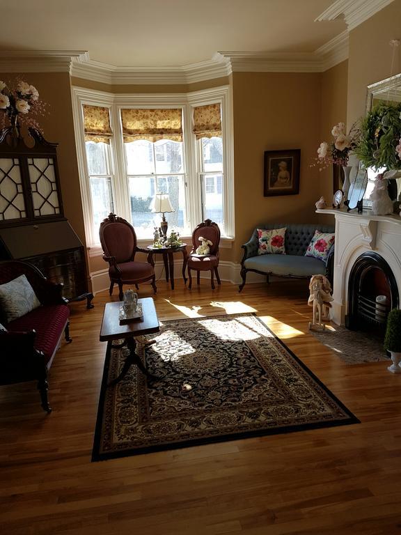 Quartermain House Bed & Breakfast Fredericton Exteriör bild