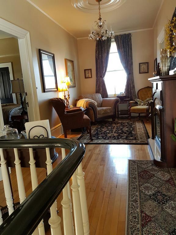 Quartermain House Bed & Breakfast Fredericton Exteriör bild