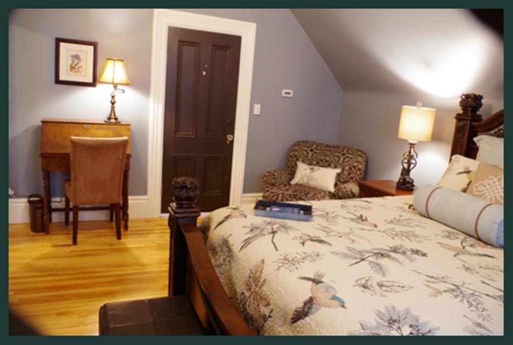 Quartermain House Bed & Breakfast Fredericton Exteriör bild